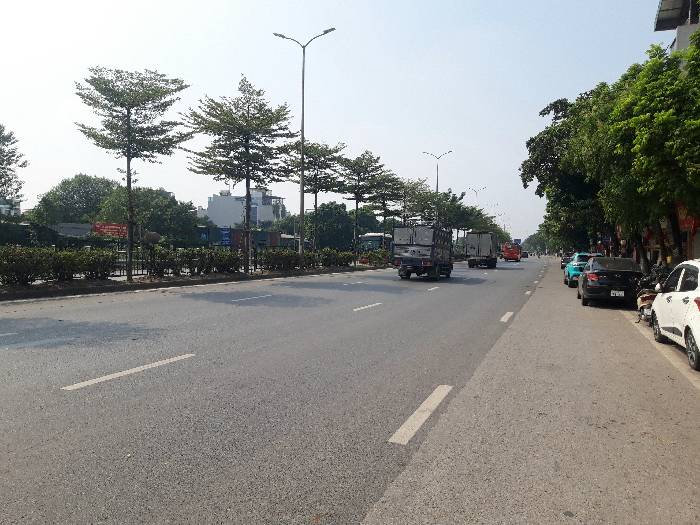 Bán nhà Nguyễn Văn Linh,dt 60 m2, mặt đường, hè rộng, giá nhỉnh 5 tỷ